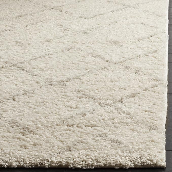SAFAVIEH Arizona Shag Collection Area Rug - 3'2" x 5', Ivory & Beige, Moroccan Boho Design, Non-Shedding & Easy to Clean, Ideal for Living Room, Bedroom, Dining Space (ASG743A)