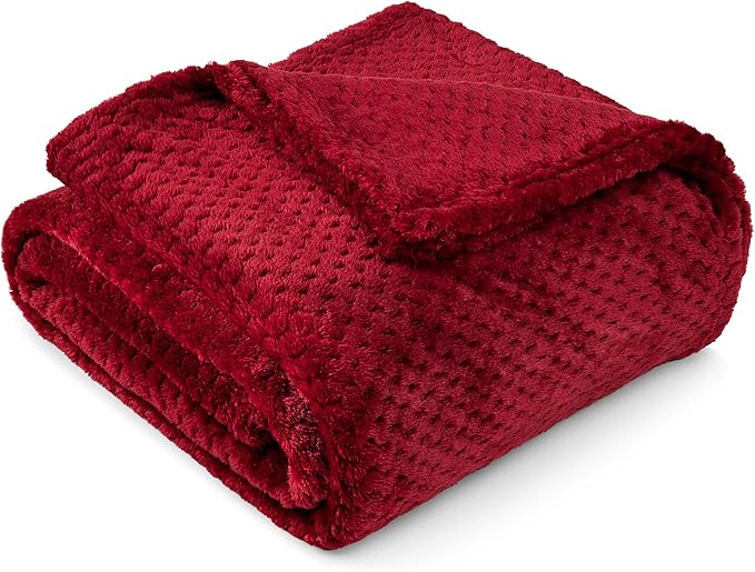 PAVILIA Maroon Red Throw Blanket for Couch Bed, Soft Fleece Throws for Sofa Chair, Fuzzy Waffle Textured Blanket, Cozy Warm Lightweight All Season Blanket Throw, 50x60