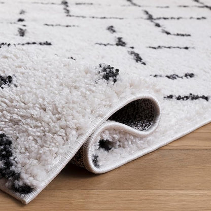 SAFAVIEH Arizona Shag Collection Area Rug - 6'7" x 9'2", Ivory & Black, Moroccan Boho Design, Non-Shedding & Easy to Clean, Ideal for Living Room, Bedroom, Dining Space (ASG743Z)
