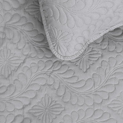 Easy-Going Twin Size Reversible Quilt Set with 1 Quilt and 1 Pillow Sham, Soft Bed Quilt Cover, Water Resistant Lightweight Microfiber Bedspread, Stain Resistant, Olive Leaf-Light Gray/Ivory