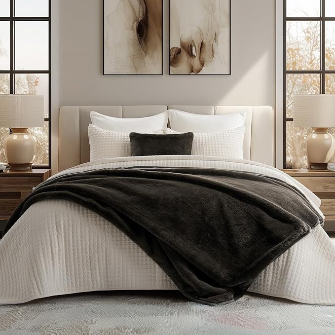 EVERGRACEHOME Ultra Soft Luxury Fluffy Mink Faux Fur Throw Blanket, Thick Warm Fall Winter Blankets for Bed, Couch, Cozy Plush Reversible Blanket for Chair, Sofa (Dark Brown, 50"x60")