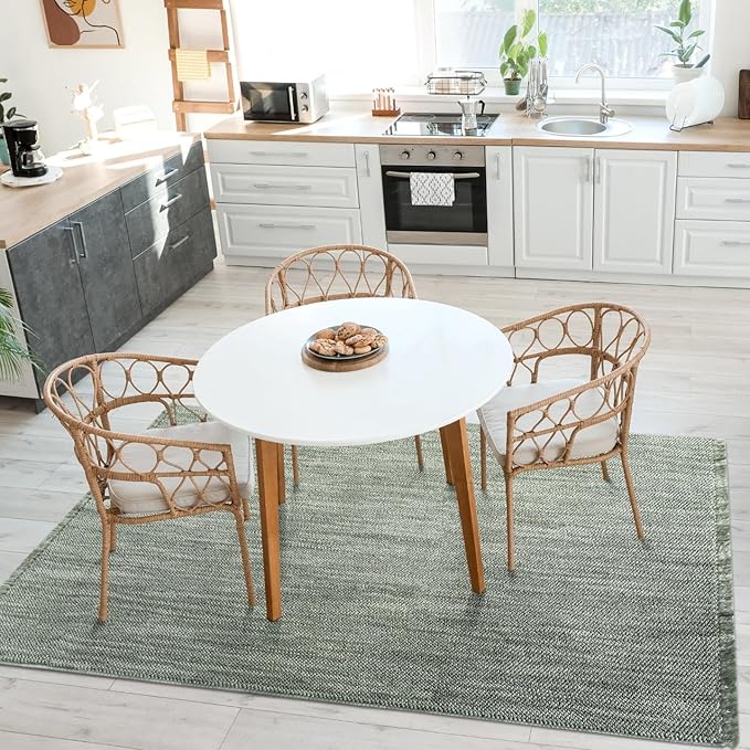 LUXE WEAVERS Solid Machine Woven Green 9x12 Area Rug, Indoor Stain-Resistant Carpet