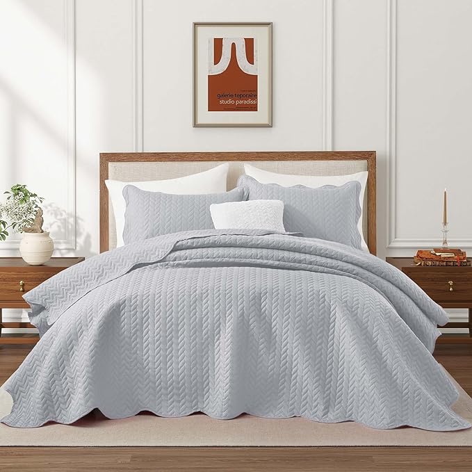 IR Imperial Rooms Queen Quilt Bedding Set Size (90" x 96") + 2 Pillow Shams (20" x 26"+ 2") - 3 Pcs All Season Lightweight Reversible Microfiber Coverlet Embossed Quilt Bedspread (Silver)