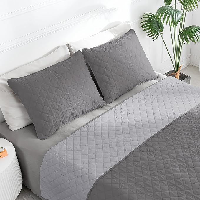 Easy-Going King Size Reversible Quilt Set with 1 Quilt and 2 Pillow Shams, Soft Bed Quilt Cover, Water Resistant Lightweight Microfiber Bedspread, Stain Resistant, Gray/Light Gray