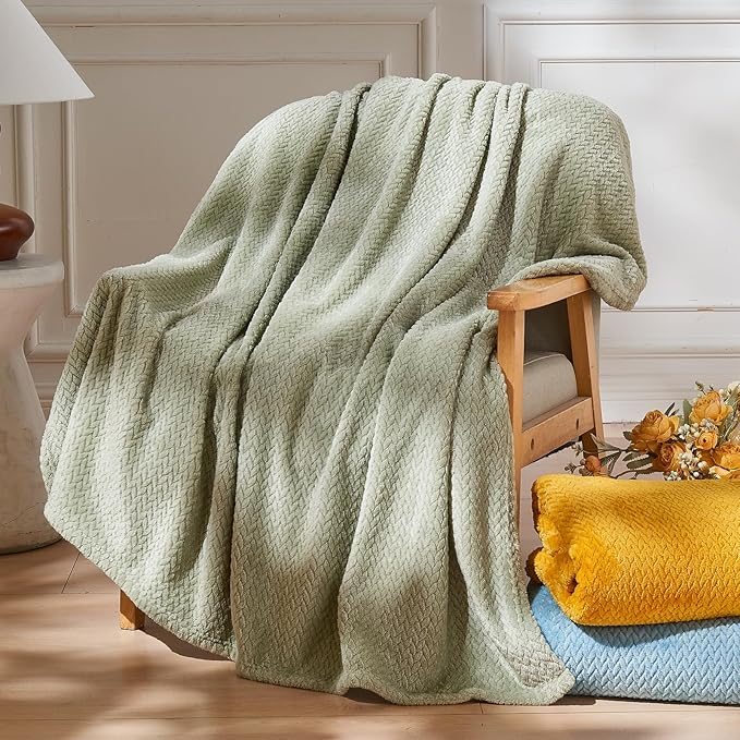 NEWCOSPLAY Super Soft Queen Blanket Sage Green Premium Silky Flannel Fleece Leaves Pattern Lightweight Bed Blanket All Season Use (Sage Green, Queen(90"x90"))