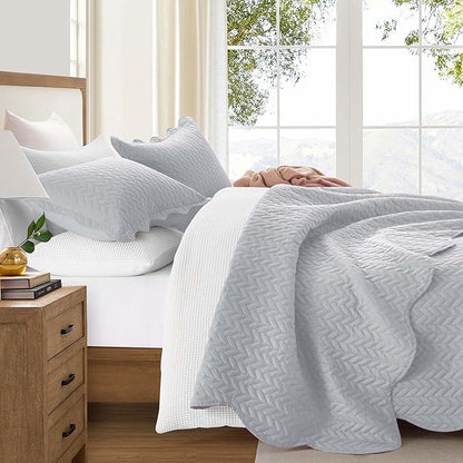IR Imperial Rooms Queen Quilt Bedding Set Size (90" x 96") + 2 Pillow Shams (20" x 26"+ 2") - 3 Pcs All Season Lightweight Reversible Microfiber Coverlet Embossed Quilt Bedspread (Silver)