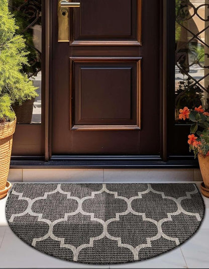 Unique Loom Outdoor Trellis Collection Area Rug (2' 2" x 3' 7" Hearth Black/Ivory)