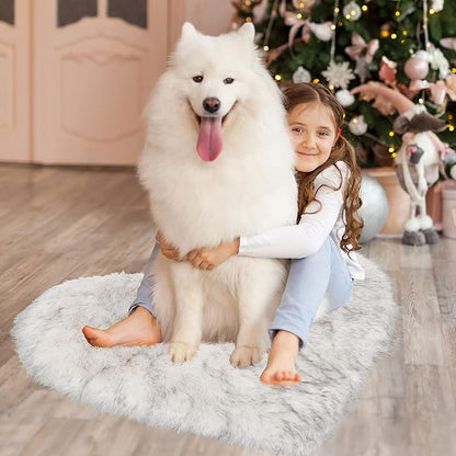 uxcell Heart Shaped Rugs for Bedroom,Small Aesthetic Carpet Girls,Cute Shaggy Floor Mirror Mat,Pastel Furry Throw Rug 2.3ftx3ft, White and Black