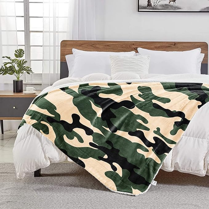 Green Camo Throw Blanket for Couch, Super Soft Fuzzy Throws Warm Comfortable Plush Fleece Blanket, Fashion Decorative Flannel Fleece Blanket for All Season(50 x 60 in, Green Camo)