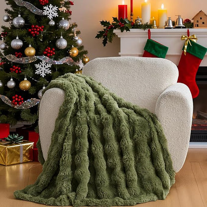 Lotus Karen Faux Fur Throw Blanket Dark Green - 800 GSM Bubble Rabbit Fluff Blanket for Couch Bed Sofa,Softest Fluffy Fuzzy Cozy Blanket,Thick Furry Plush Shaggy Warm Blankets for Women,90x90 Inches