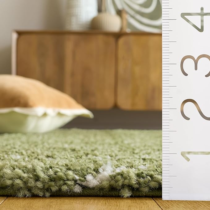 SAFAVIEH Arizona Shag Collection Area Rug - 6'7" x 9'2", Green & Ivory, Moroccan Boho Design, Non-Shedding & Easy to Clean, Ideal for Living Room, Bedroom, Dining Space (ASG743X)
