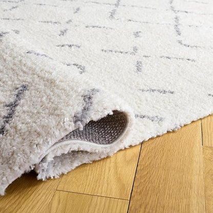 SAFAVIEH Arizona Shag Collection Area Rug - 6'7" x 9'2", Ivory & Grey, Moroccan Boho Design, Non-Shedding & Easy to Clean, Ideal for Living Room, Bedroom, Dining Space (ASG743F)