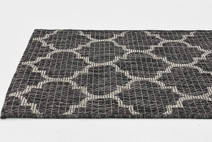 Unique Loom Outdoor Trellis Collection Area Rug (2' x 3' 1" Runner, Black/ Ivory)