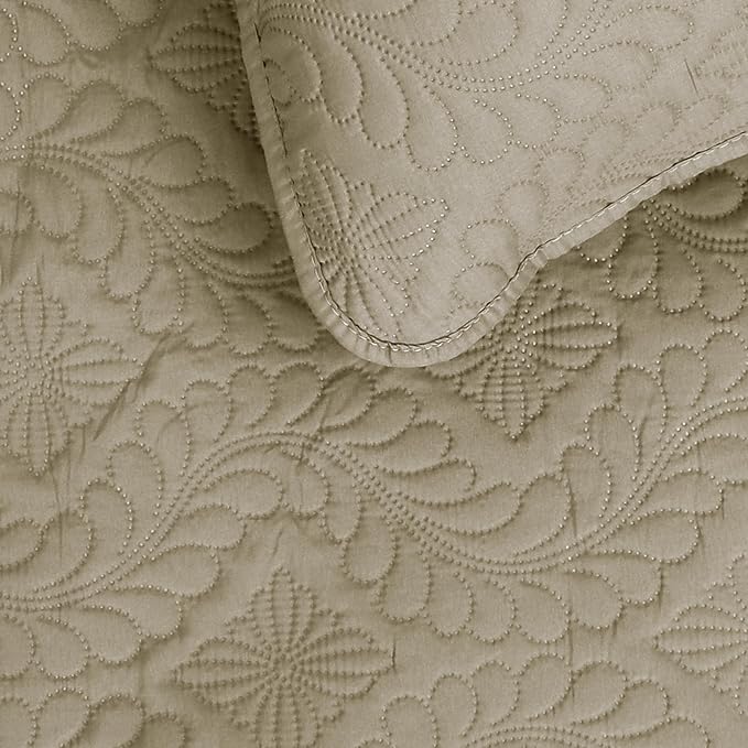 Easy-Going Full/Queen Size Reversible Quilt Set with 1 Quilt and 2 Pillow Shams, Soft Bed Quilt Cover, Water Resistant Lightweight Microfiber Bedspread, Stain Resistant, Olive Leaf-Beige/Beige
