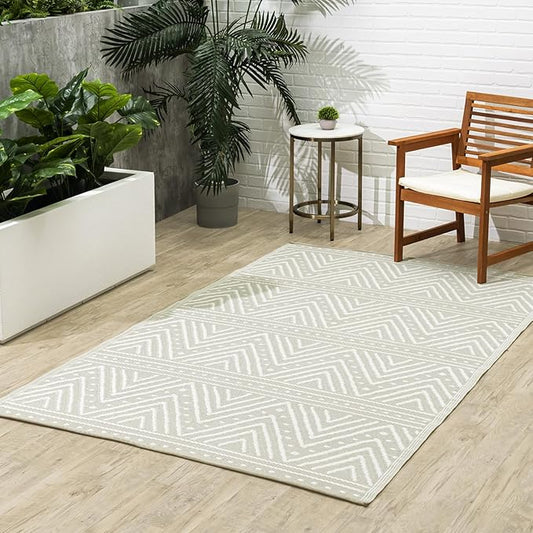 Fab Habitat Chevron Outdoor Rug - Waterproof, Fade Resistant, Crease-Free - Premium Recycled Plastic - Striped - Porch, Deck, Balcony, Mudroom, Laundry Room, Patio - Patan - Beige - 3 x 5 ft