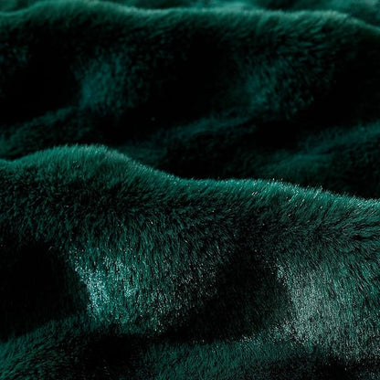 Christmas Faux Fur Decorative Throw Pillow Cover Plush Thick Bubble Pillow Covers Luxury Soft Cozy Accent Pillowcase for Spring Sofa Living Room Couch Bed (Dark Green,18"x18")