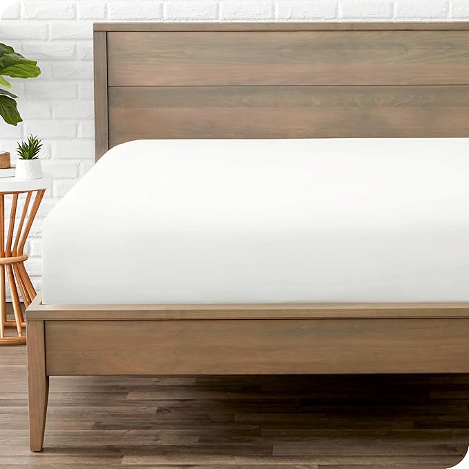 Fitted Bottom Sheet Twin Size - Premium 1800 Microfiber - Ultra-Soft Hotel Luxury - Deep Pocket - Durable and Long Lasting - Fitted Sheet (Twin, Cream)