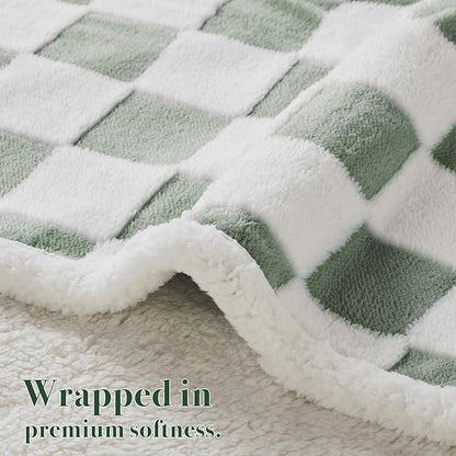 Checkered Dog Blanket, Sage Green Jacquard Sherpa Blankets for Small Dog and Cats, Cute Aesthetic Style Fluffy Fleece Pets Blanket for Couch Protection Washable, 40"x50"