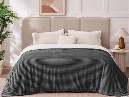 Sherpa Blankets Queen Size - Fleece Queen Blanket for Bed, Soft and Warm Throw Blanket for Winter, 90" x 90", Grey