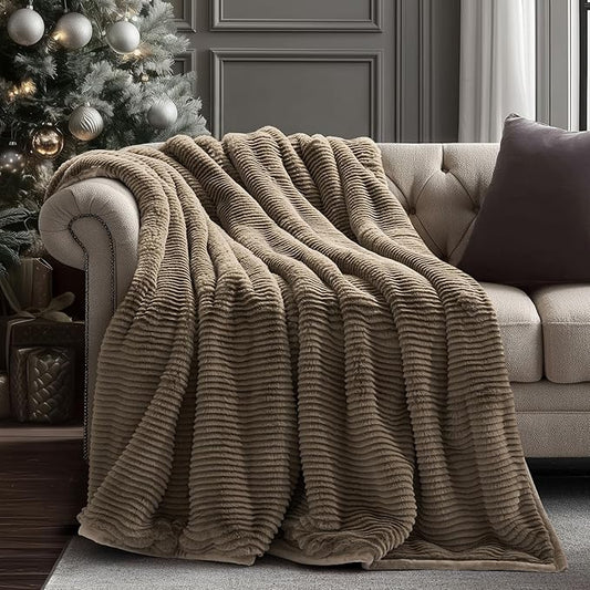EVERGRACEHOME Ultra Soft Faux Fur Throw Blanket for Couch, Luxury Sculpted Texture Faux Rabbit Fur Blanket for Bed, Fluffy Thick Plush Warm Fuzzy Throw, 920GSM (Natural Tan, 50''x60'')