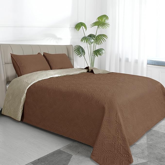 Easy-Going King Size Reversible Quilt Set with 1 Quilt and 2 Pillow Shams, Soft Bed Quilt Cover, Water Resistant Lightweight Microfiber Bedspread, Stain Resistant, Olive Leaf-Brown/Beige