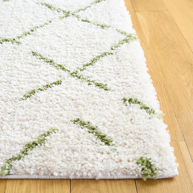 SAFAVIEH Arizona Shag Collection Area Rug - 5'1" x 7'6", Ivory & Green, Moroccan Boho Design, Non-Shedding & Easy to Clean, Ideal for Living Room, Bedroom, Dining Space (ASG743Y)