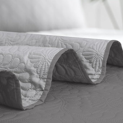 Easy-Going Twin Size Reversible Quilt Set with 1 Quilt and 1 Pillow Sham, Soft Bed Quilt Cover, Water Resistant Lightweight Microfiber Bedspread, Stain Resistant, Olive Leaf-Gray/Light Gray