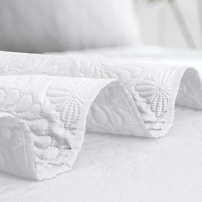 Easy-Going Full/Queen Size Reversible Quilt Set with 1 Quilt and 2 Pillow Shams, Soft Bed Quilt Cover, Water Resistant Lightweight Microfiber Bedspread, Stain Resistant, Olive Leaf-White/White