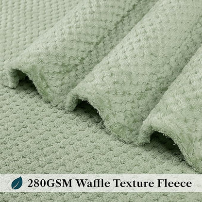 PAVILIA Sage Green Throw Blanket for Couch Bed, Soft Fleece Throws for Sofa Chair, Fuzzy Waffle Textured Blanket, Cozy Warm Lightweight All Season Blanket Throw, 50x60