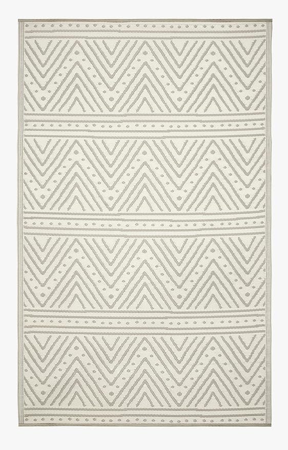 Fab Habitat Chevron Outdoor Rug - Waterproof, Fade Resistant, Crease-Free - Premium Recycled Plastic - Striped - Patio, Porch, Deck, Balcony - Patan - Beige - 5 x 8 ft