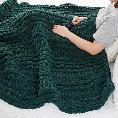 Battilo Christmas Green Throw Blanket for Couch, Chunky Knit Throw Blanket, Super Soft Warm Cozy Chenille Throw Blanket for Bed, Sofa, Living Room, Christmas Decor, 50"x60"