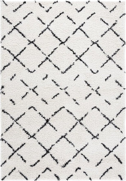SAFAVIEH Arizona Shag Collection Area Rug - 6'7" x 9'2", Ivory & Black, Moroccan Boho Design, Non-Shedding & Easy to Clean, Ideal for Living Room, Bedroom, Dining Space (ASG743Z)