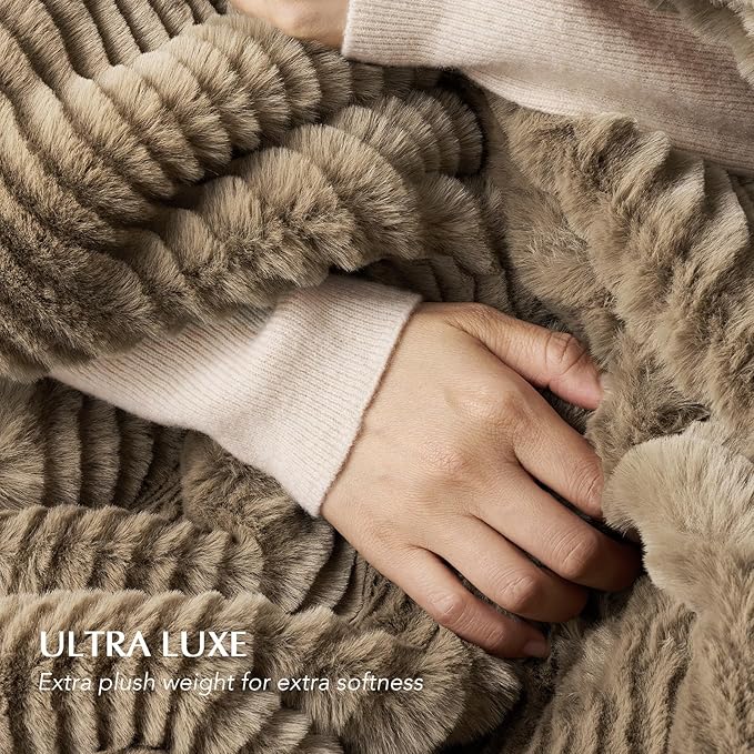 EVERGRACEHOME Ultra Soft Faux Fur Throw Blanket for Couch, Luxury Sculpted Texture Faux Rabbit Fur Blanket for Bed, Fluffy Thick Plush Warm Fuzzy Throw, 920GSM (Natural Tan, 50''x60'')