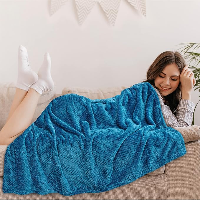 PAVILIA Turquoise Blue Throw Blanket for Couch Bed, Soft Fleece Throws for Sofa Chair, Fuzzy Waffle Textured Blanket, Cozy Warm Lightweight All Season Blanket Throw, 50x60