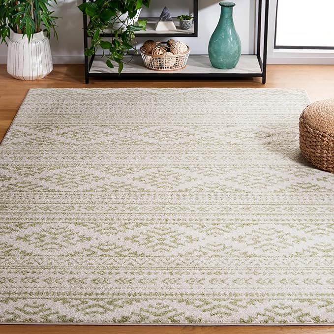 SAFAVIEH Area Rug 6x9 - Tulum Collection - Ivory & Sage, Moroccan Boho Tribal Design, Non-Shedding & Easy to Clean, Ideal for Living Room, Bedroom, Dining Space (TUL272H)