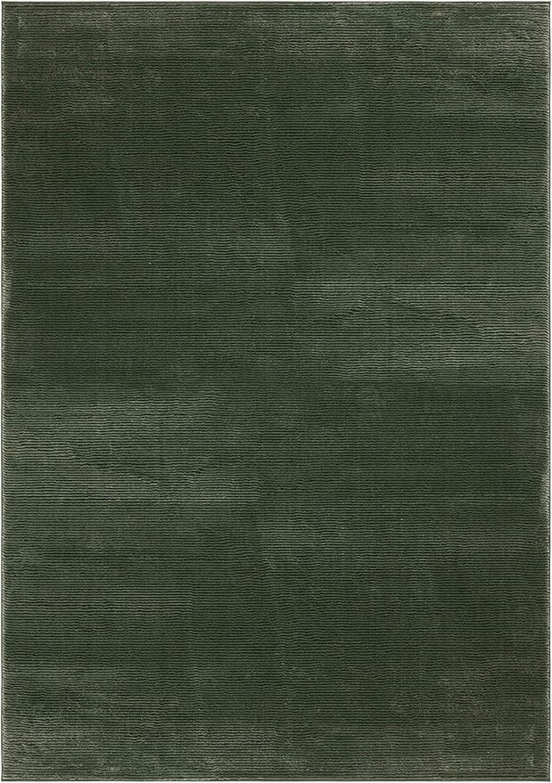 SAFAVIEH Revive Collection Area Rug - 5'3" x 7'7", Green, Solid Design, Non-Shedding & Easy Care, Ideal for High Traffic Areas in Living Room, Bedroom (REV102Y)