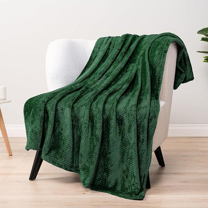 PAVILIA Emerald Green Throw Blanket for Couch, Twin Bed, Soft Fleece Throws for Sofa Chair, Fuzzy Waffle Textured Blanket, Cozy Warm Lightweight All Season Blanket Throw, 60x80