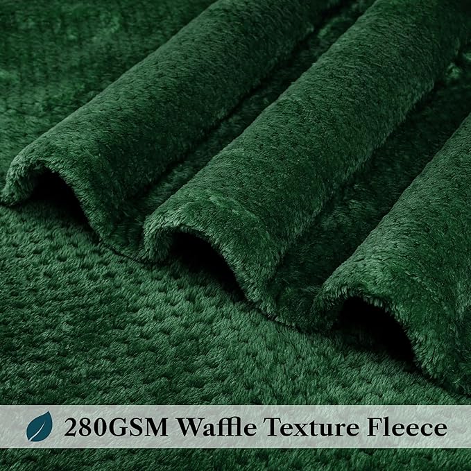 PAVILIA Emerald Green Throw Blanket for Couch Bed, Soft Fleece Throws for Sofa Chair, Fuzzy Waffle Textured Blanket, Cozy Warm Lightweight All Season Blanket Throw, 50x60