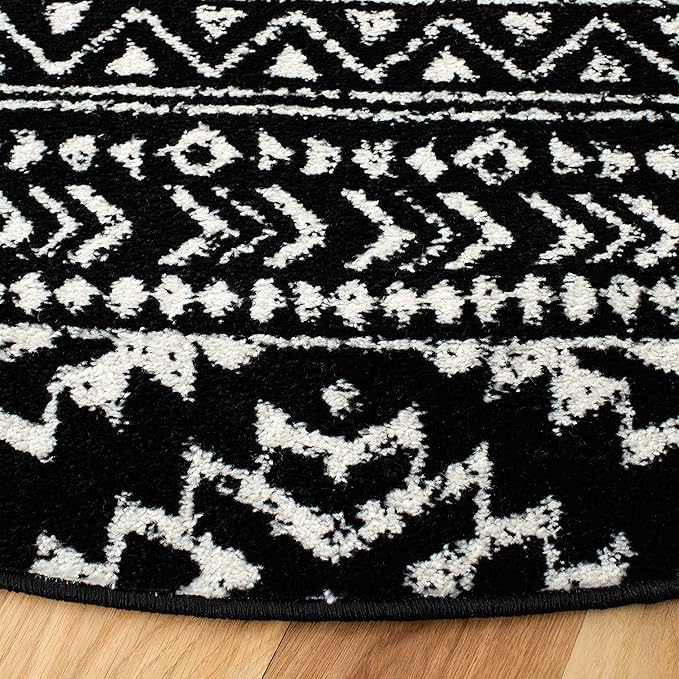SAFAVIEH Tulum Collection Area Rug - 8' Round, Black & Ivory, Moroccan Boho Tribal Design, Non-Shedding & Easy to Clean, Ideal for Living Room, Bedroom, Dining Space (TUL272Z)