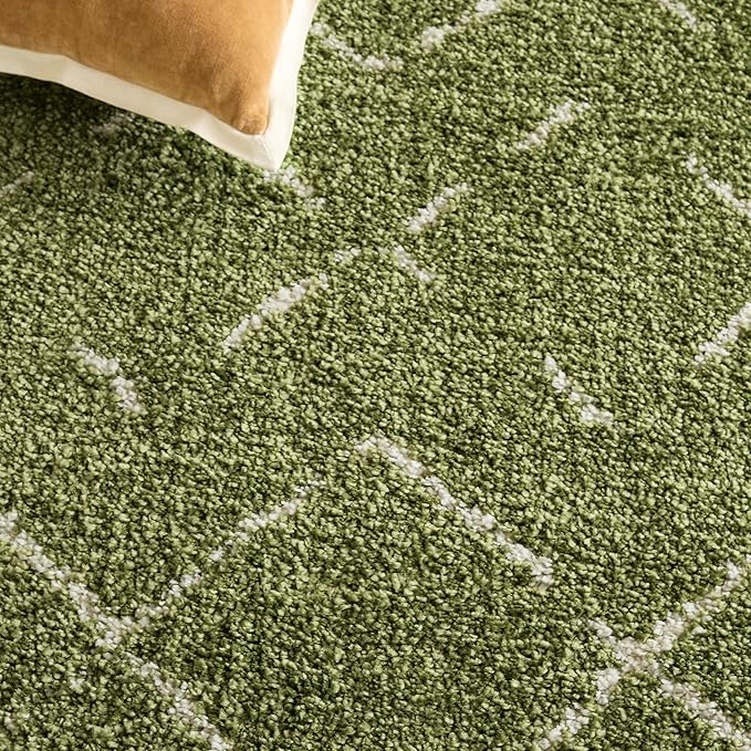 SAFAVIEH Arizona Shag Collection Area Rug - 5'1" x 7'6", Green & Ivory, Moroccan Boho Design, Non-Shedding & Easy to Clean, Ideal for Living Room, Bedroom, Dining Space (ASG743X)