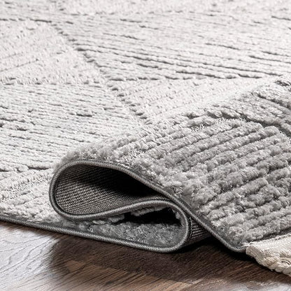 nuLOOM Kerry Light Grey, 4' x 6', Geometric, Soft and Cozy, High Traffic, Stain Resistant, Easy Clean, Durable Area Rug for Bedroom, Living Room, Dining Space, Den, Foyer, Entryway