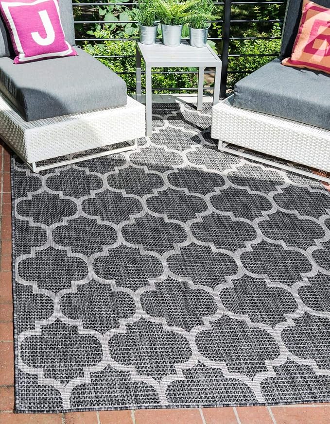 Unique Loom Outdoor Trellis Collection Area Rug (5' 3" x 7' 1" Rectangle Black/Ivory)