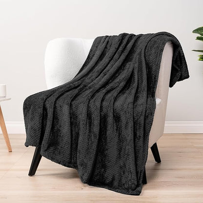 PAVILIA Black Throw Blanket for Couch Bed, Soft Fleece Throws for Sofa Chair, Fuzzy Waffle Textured Blanket, Cozy Warm Lightweight All Season Blanket Throw, 50x60