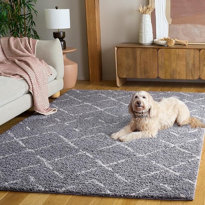 SAFAVIEH Arizona Shag Collection Area Rug - 6'7" x 9'2", Grey & Ivory, Moroccan Boho Design, Non-Shedding & Easy to Clean, Ideal for Living Room, Bedroom, Dining Space (ASG743G)
