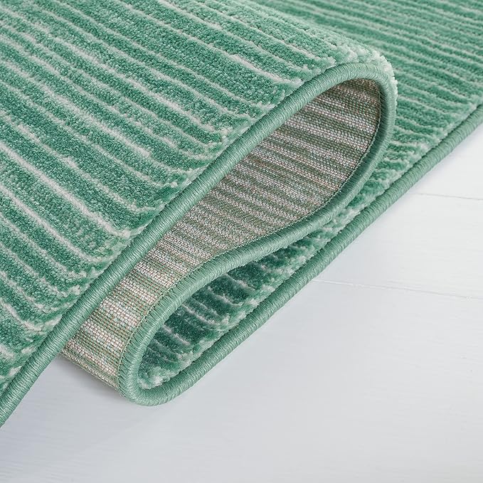 SAFAVIEH Area Rug 6x9 - Vision Collection - Light Green, Modern Ombre Design, Non-Shedding & Easy to Clean, Ideal for Living Room, Bedroom, Dining Space (VSN606X)