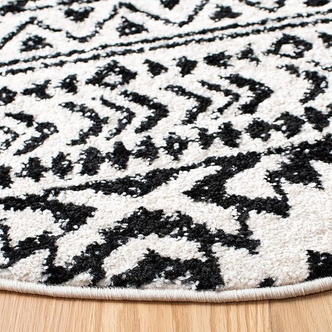SAFAVIEH Tulum Collection Area Rug - 10' Round, Ivory & Black, Moroccan Boho Tribal Design, Non-Shedding & Easy to Clean, Ideal for Living Room, Bedroom, Dining Space (TUL272B)