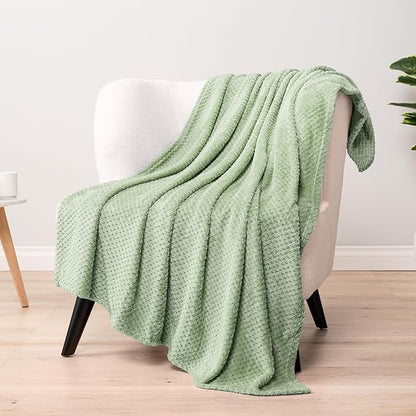 PAVILIA Sage Green Throw Blanket for Couch, Twin Bed, Soft Fleece Throws for Sofa Chair, Fuzzy Waffle Textured Blanket, Cozy Warm Lightweight All Season Blanket Throw, 60x80