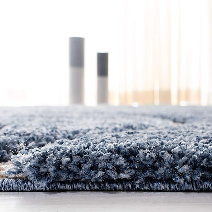 SAFAVIEH Florida Shag Collection Accent Rug - 4' x 6', Light Blue & Cream, Non-Shedding & Easy Care, 1.2-inch Thick Ideal for High Traffic Areas in Entryway, Living Room, Bedroom (SG471-6011)