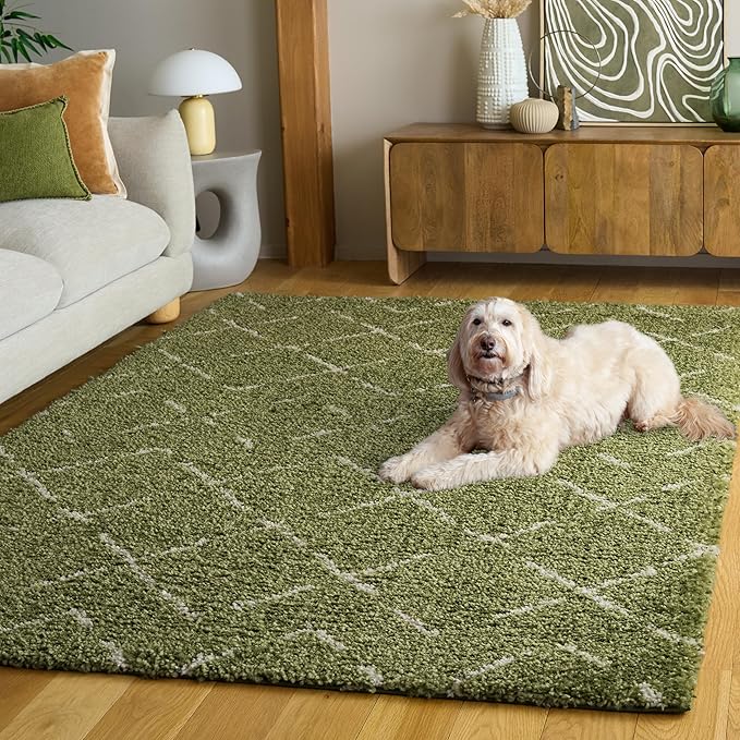 SAFAVIEH Arizona Shag Collection Area Rug - 6'7" x 9'2", Green & Ivory, Moroccan Boho Design, Non-Shedding & Easy to Clean, Ideal for Living Room, Bedroom, Dining Space (ASG743X)