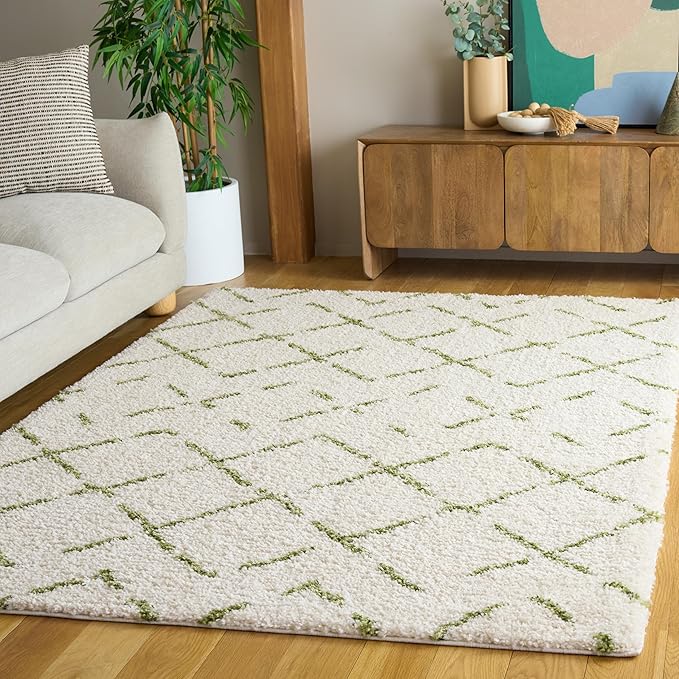 SAFAVIEH Arizona Shag Collection Area Rug - 5'1" x 7'6", Ivory & Green, Moroccan Boho Design, Non-Shedding & Easy to Clean, Ideal for Living Room, Bedroom, Dining Space (ASG743Y)